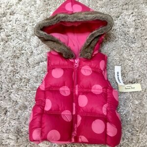 NWT Old Navy Baby pink polka dot puffer vest with faux fur hood, 12-18 months